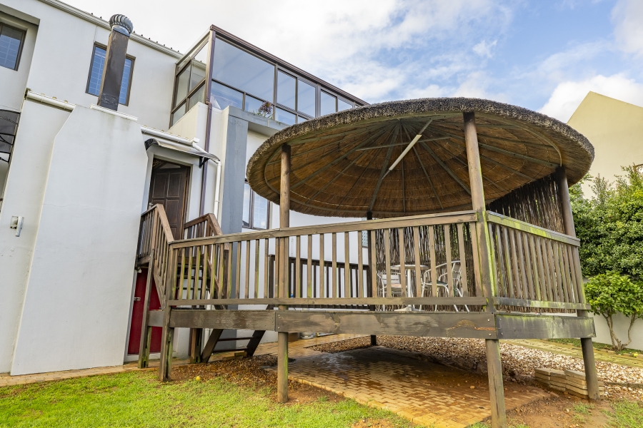 4 Bedroom Property for Sale in Van Riebeeckshof Western Cape